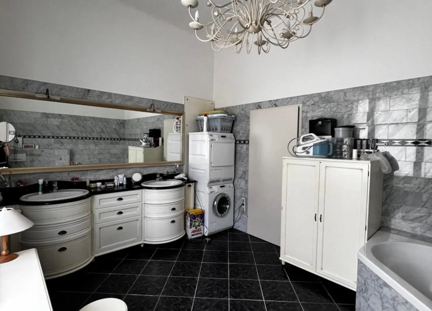 Elegant Apartment Near Schoenbrunn Vienna